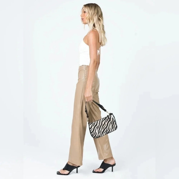 Moving Sale! 💘 GIA PANEL PU PANTS BEIGE - Picture 3 of 7